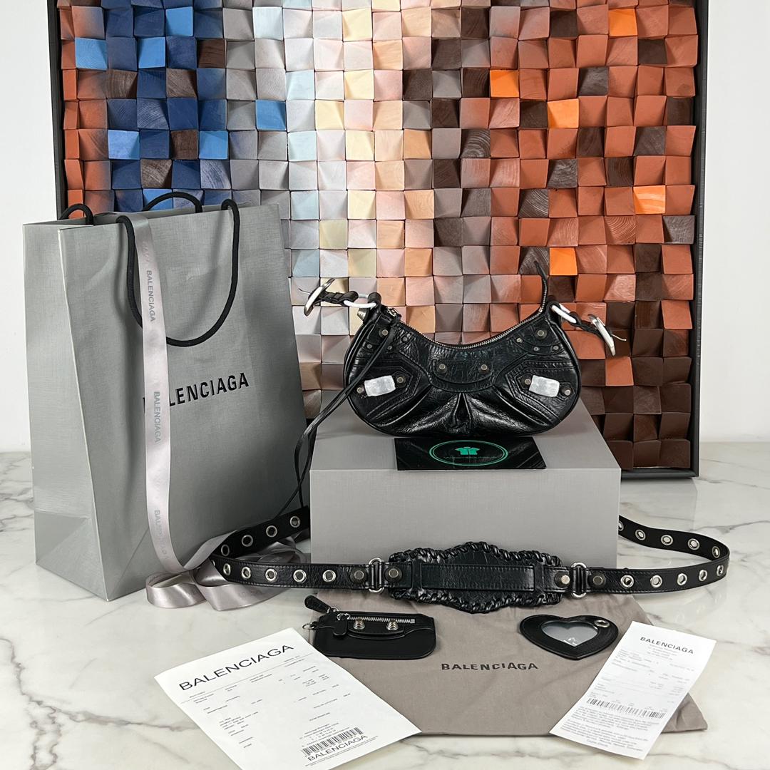 🛍️ Request Completed ✨ Want this exact item? Add to Cart 🛒 Looking for something else? 📩 Send a private WhatsApp request.