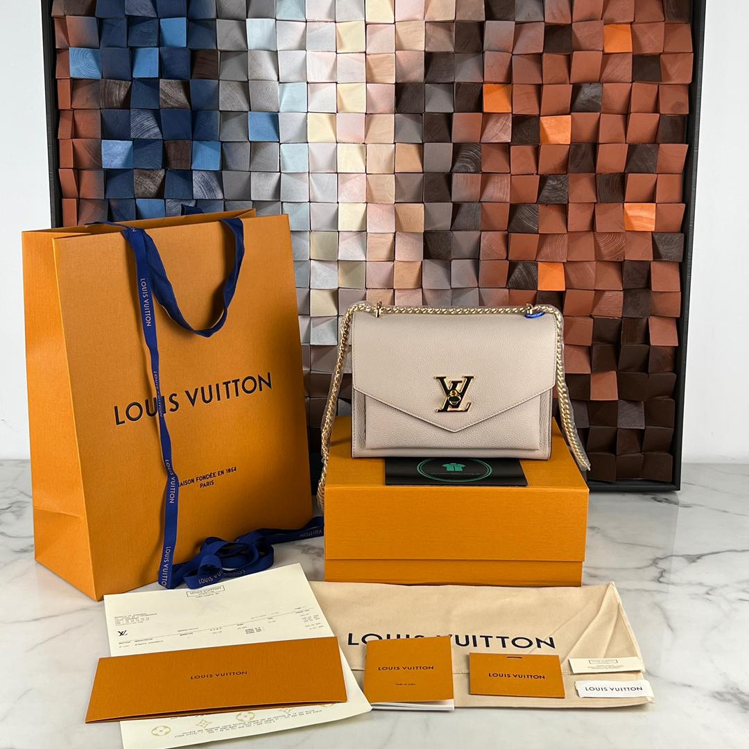 🛍️ Request Completed ✨ Want this exact item? Add to Cart 🛒 Looking for something else? 📩 Send a private WhatsApp request.