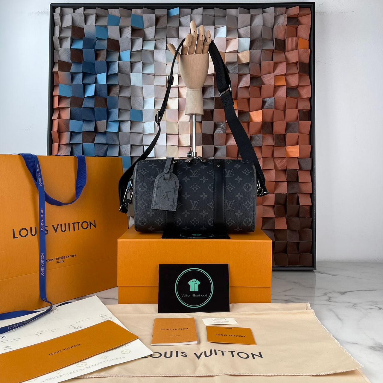 Privately sourced item🛍️ This exact piece has previously been arranged through our private order service and remains available to be secured again. Select Secure Your Item above to reserve this piece under your name. Order Manager available via WhatsApp.