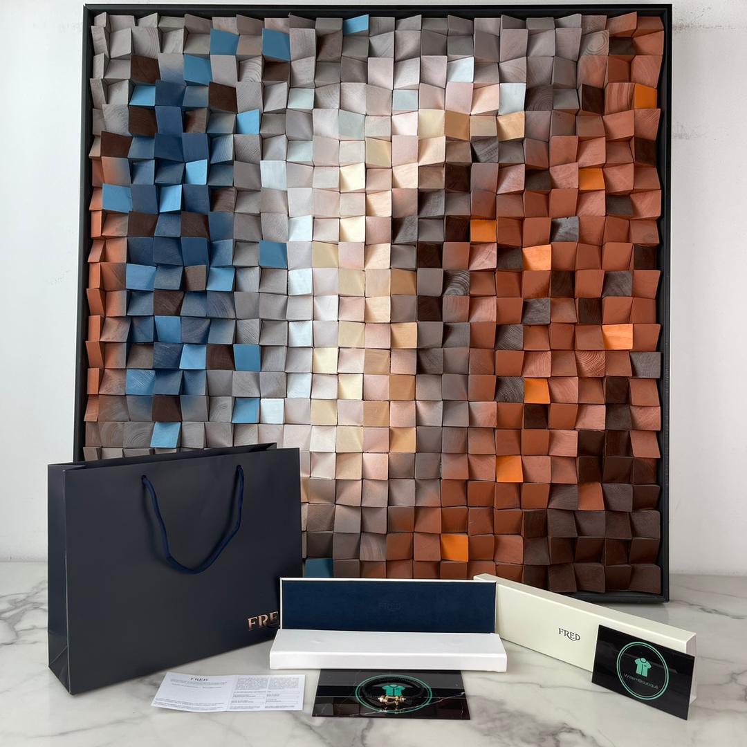 Privately sourced item🛍️ This exact piece has previously been arranged through our private order service and remains available to be secured again. Select Secure Your Item above to reserve this piece under your name. Order Manager available via WhatsApp.